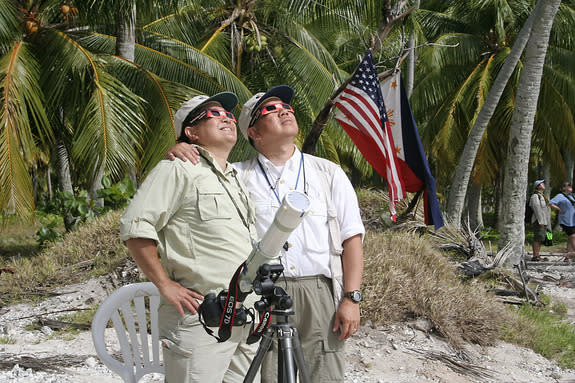 Veteran eclipse chasers Imelda Joson and Edwin Aguirre observed the July 11, 2010, total solar eclipse from Tatakoto, a tiny isolated atoll in French Polynesia’s eastern Tuamotu Archipelago about 800 miles (1,200 km) east of Tahiti. Due to str