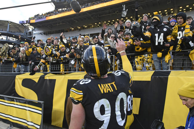 Fan plunges to death at stadium after Jets beat Steelers