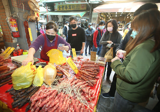 大陸市場解封，加上春節前採購旺季，食品廠元月營收幾近全數揚升。圖／本報資料照片