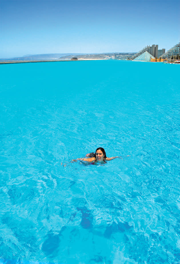 La plus grande piscine du monde. Crystal Lagoons Corp