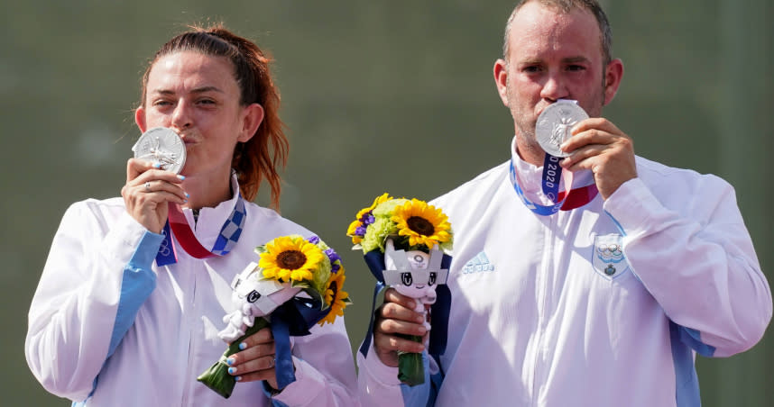 聖馬利諾射擊代表選手佩里莉與貝里幫國家拿下首面奧運銀牌。（圖／達志／路透社）