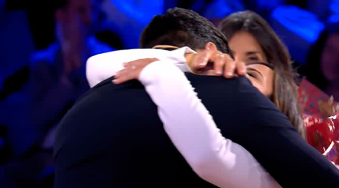 Abrazo pareja