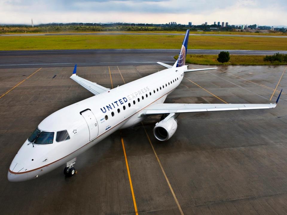 United Airlines Express Embraer E175