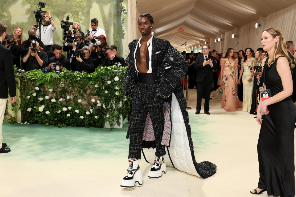 Alton Mason’s Black-and-White Platforms at the Met Gala 2024 Red Carpet ...