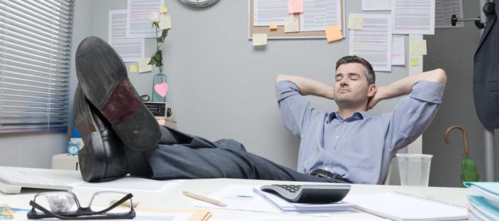 US productivity is on the decline and employees are less willing to 'engage in hustle culture,' as 1 in 5 Americans admit to doing the 'bare minimum'