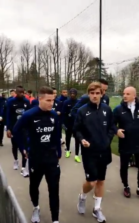 L’arrivée des Bleus à l’entraînement