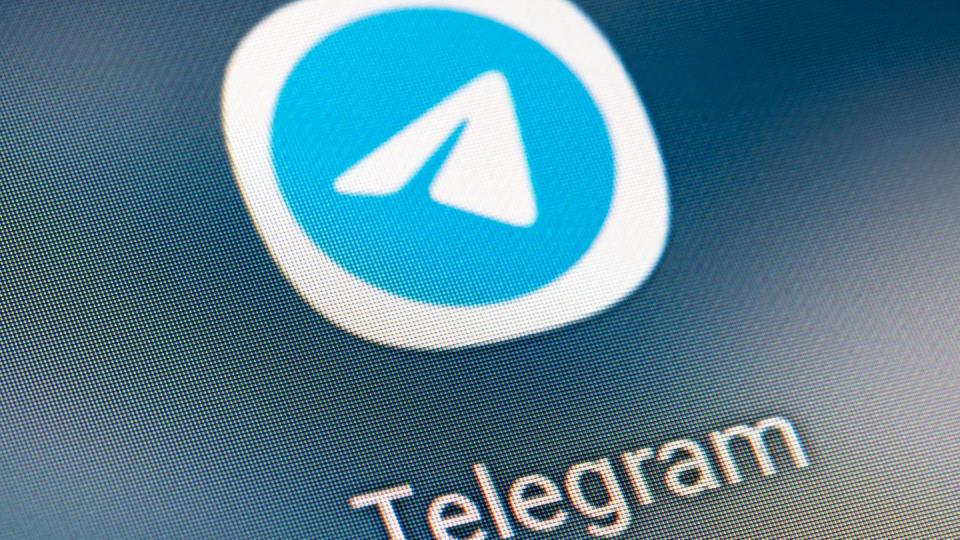 Ein Gericht in Madrid hat die vorläufige Sperrung des Kurznachrichtendienstes Telegram in Spanien angeordnet. (Bild: dpa)