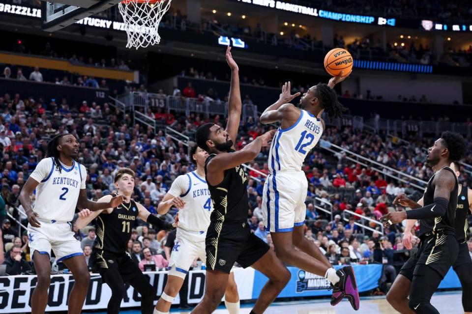 Kentucky’s Antonio Reeves (12) shoots against Oakland during the NCAA Tournament at PPG Paints Arena in Pittsburgh. Silas Walker/swalker@herald-leader.com