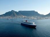 Cunards neues Flaggschiff: die «Queen Mary 2» vor Kapstadt. Es gibt Gäste, die kommen immer wieder auf die «QM2», der Reederei kann das nur lieb sein. Foto: Cunard