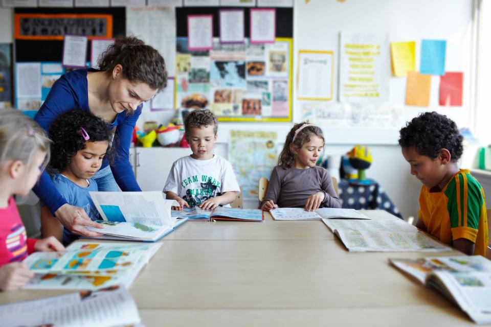 Fast 40 Prozent aller Lehrkräfte arbeiteten im Schuljahr 2020/2021 in Teilzeit.  - Copyright: Klaus Vedfelt, Getty Images