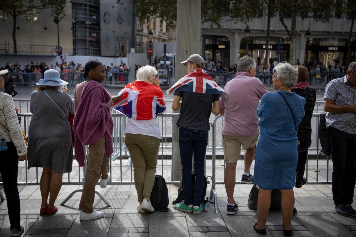 Tourists lined the streets awaiting the arrival of the King (Getty Images)