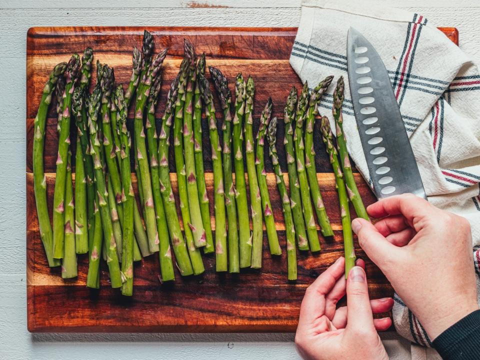 asparagus spears sorted by size