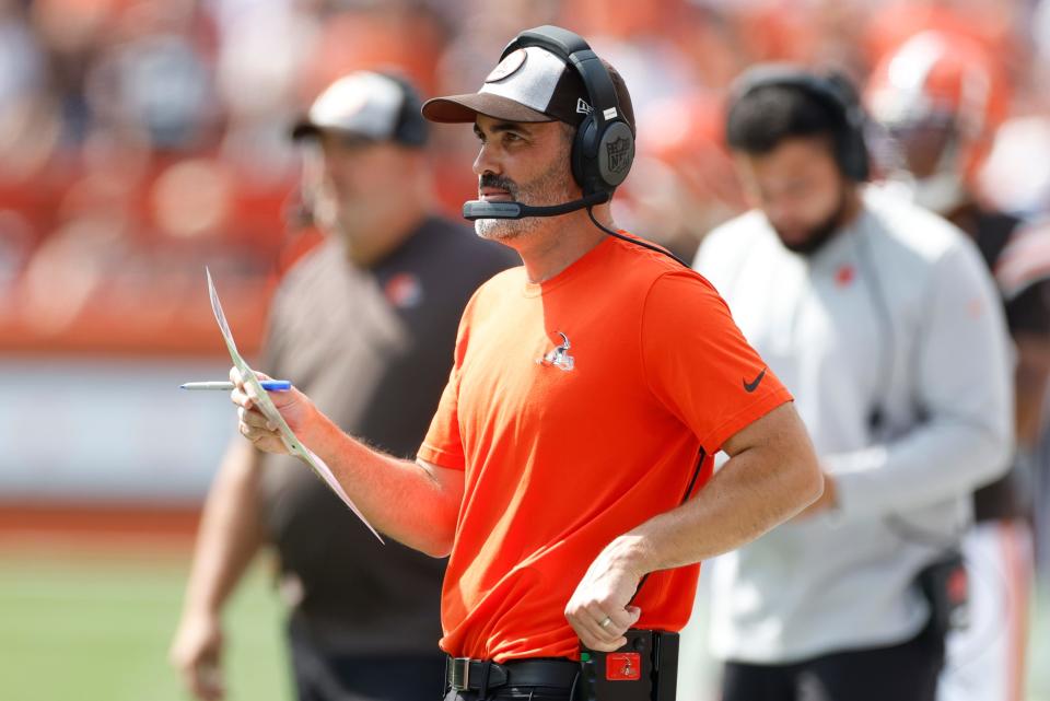 Browns head coach Kevin Stefanski watches as his team plays against the New York Jets during the first half, Sunday, Sept. 18, 2022, in Cleveland.