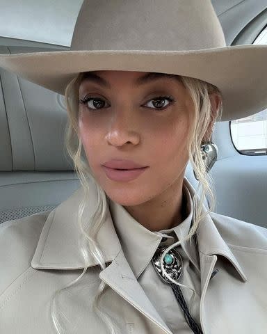 <p><a href="https://www.instagram.com/beyonce/" data-component="link" data-source="inlineLink" data-type="externalLink" data-ordinal="1">@beyonce</a>/Instagram</p>