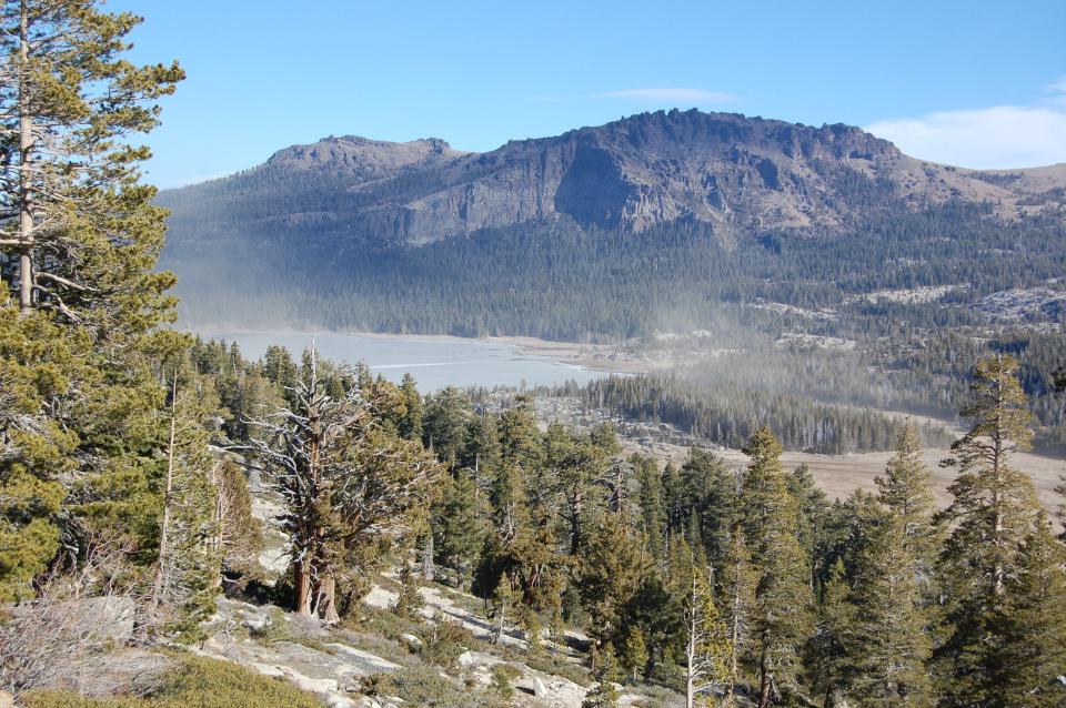 Lake Alpine offers lovely Sierra scenery and cool temperatures.