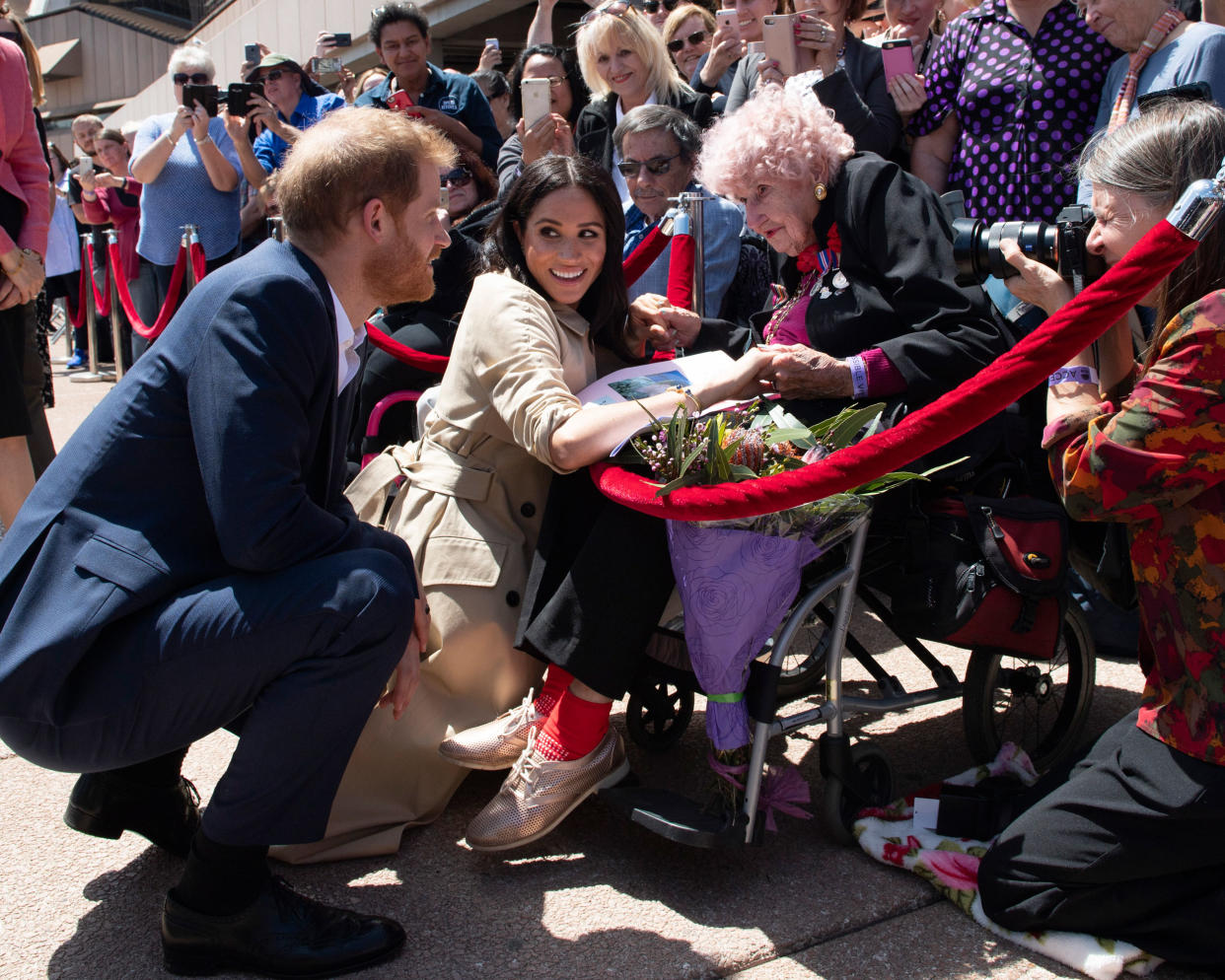 Prinz Harry und Herzogin Meghan besuchen den Royals-Fan Daphne Dunne. (Bild: Getty Images)