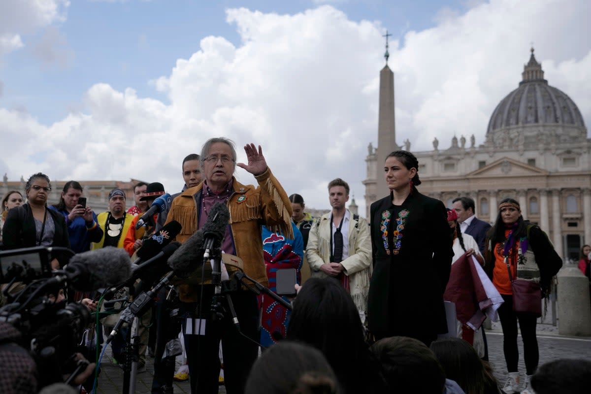 PAPA CANADA INDÍGENAS (AP)