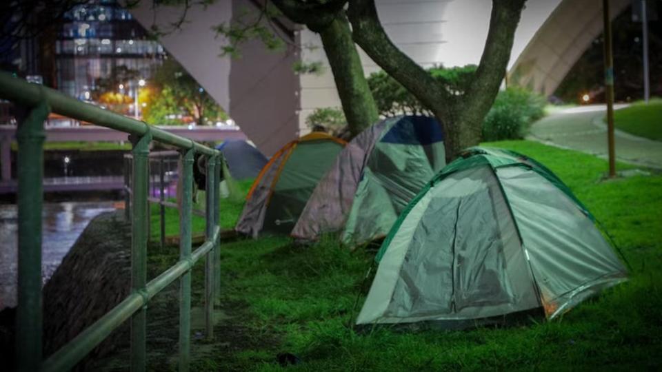 A number of tents spotted by the Brisbane River.