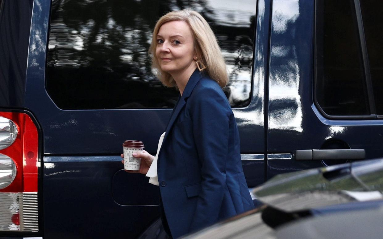 Newly appointed Foreign Secretary Elizabeth Mary Truss arrives at the Foreign, Commonwealth and Development Office on her first day at work, London, Britain, September 16, 2021 - HANNAH MCKAY/REUTERS