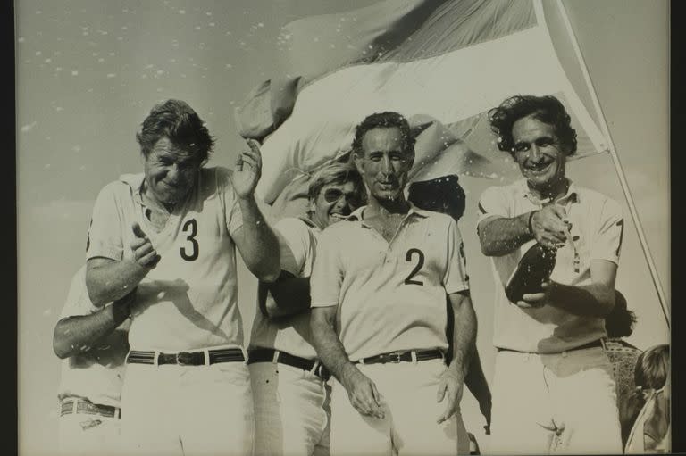 La última actuación competitiva de Juancarlitos Harriott antes del fugaz retorno en Los Indios-Chapaleufú había sido por la Copa de las Américas, retenida en mayo de 1980 con la victoria en la última serie contra Estados Unidos, en Texas.