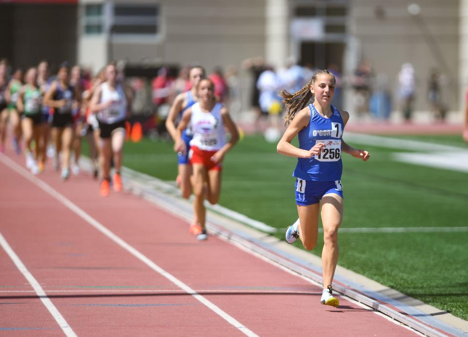 O'Gorman's Alea Hardie pulls ahead of the pack during the girls 1600 meter race during the Dakota Relays on Saturday, May 1, 2021, at Howard Wood Field in Sioux Falls.