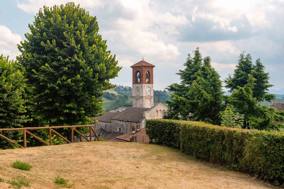 <p>Simona Sirio / Getty Images</p> One of the main centers of the Alta Langa