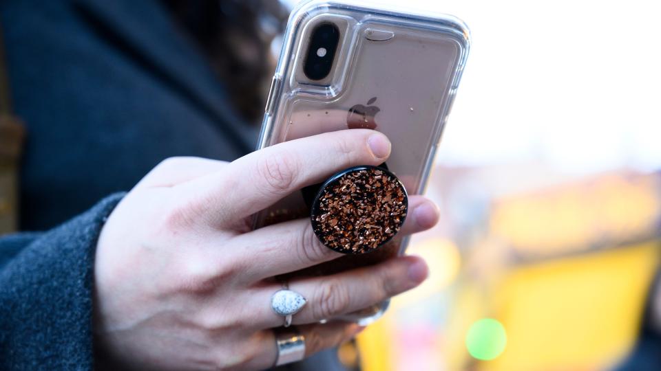 Best stocking stuffer ideas: Popsocket