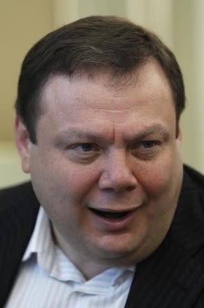 Mikhail Fridman attends a session of the management board of the Russian Union of Industrialists and Entrepreneurs in Moscow, October 13, 2010. REUTERS/Sergei Karpukhin