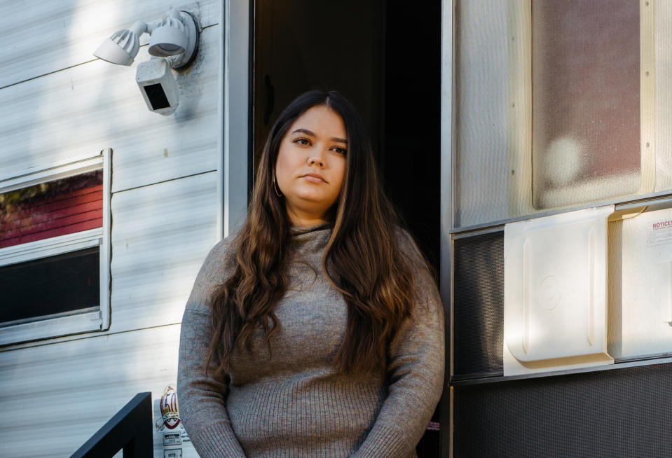 Maria Fernanda Madrigal Delgado, quien creció como indocumentada y concluirá sus estudios de Derecho en mayo, en su domicilio en Escondido, California, el 5 de diciembre de 2020. (Jessica Pons/The New York Times).