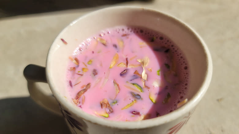 Kashmiri noon chai in cup