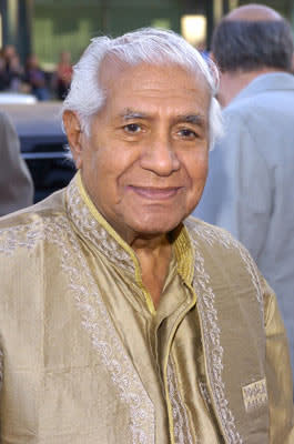 Kumar Pallana at the Beverly Hills premiere of DreamWorks' The Terminal