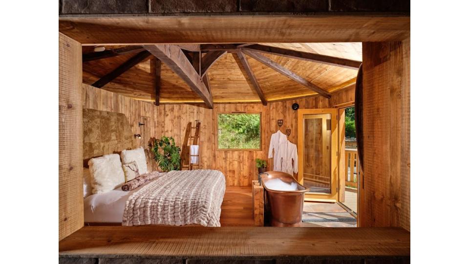  Sleepy Owl Boutique stays. Hideout treehouse bedroom