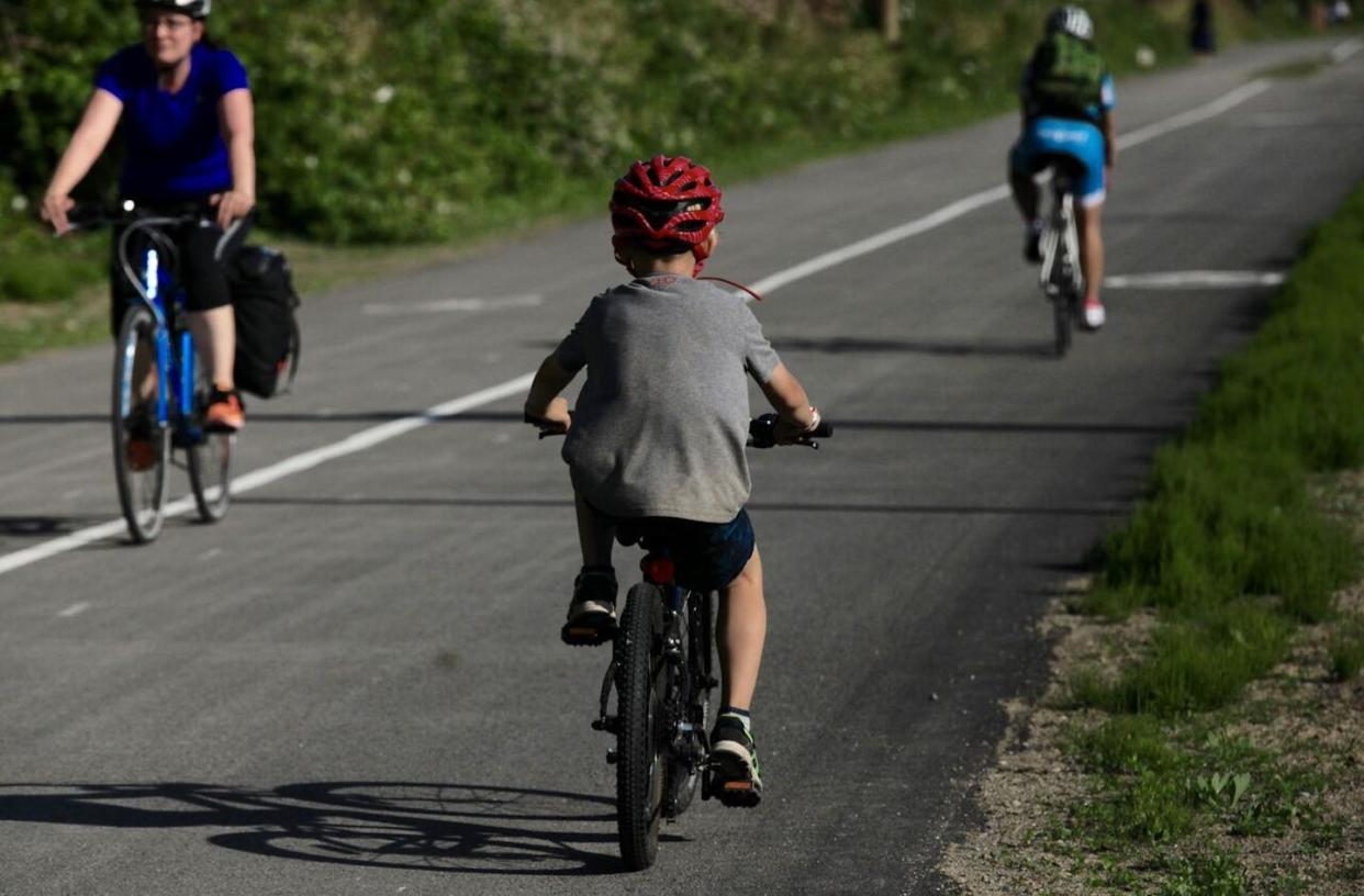 With more and more Canadians cycling, it is crucial we have up-to-date information on what cycling infrastructure exists and where to find it. (Callista Ottoni), Author provided