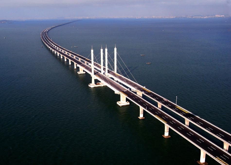 <b>Qingdao Jiaozhou Bay Bridge</b><br> The world's longest cross-sea bridge, spanning 36.48 kilometers across the mouth of the Jiaozhou Bay in China's eastern Shandong province, opened to traffic four years after construction started. Here's a peek into some of the world's longest bridges.