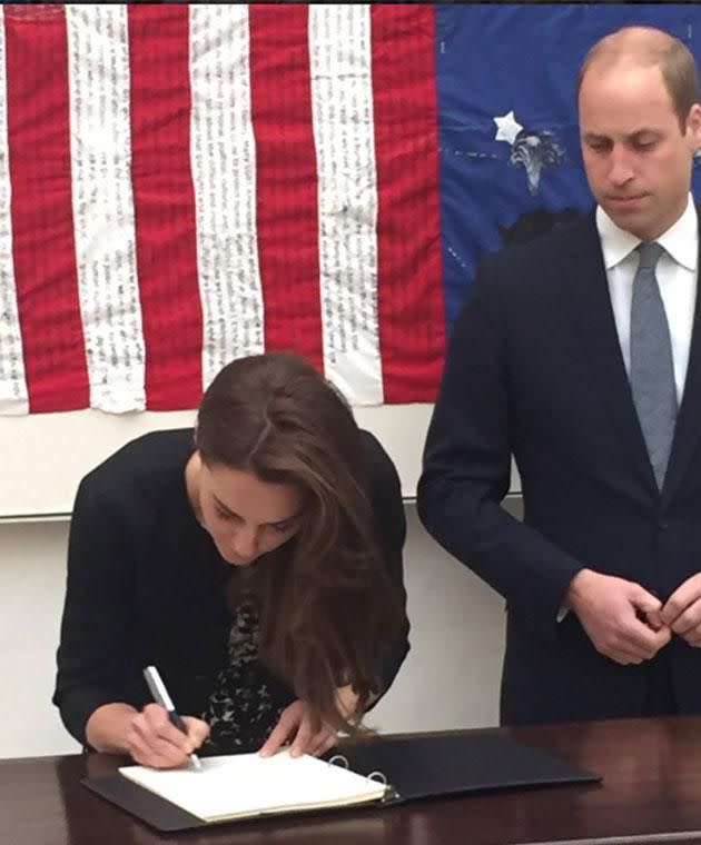 William and Kate visited the US embassy in London to pay tribute to Orlando victims. Photo: Twitter
