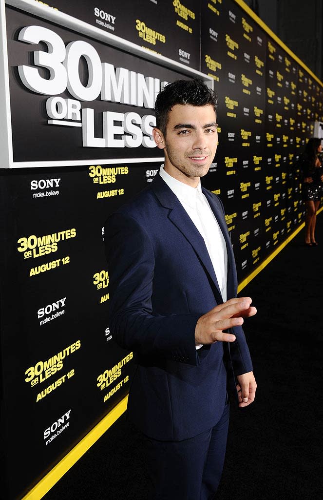 Joe Jonas Minutes Or Less Pr