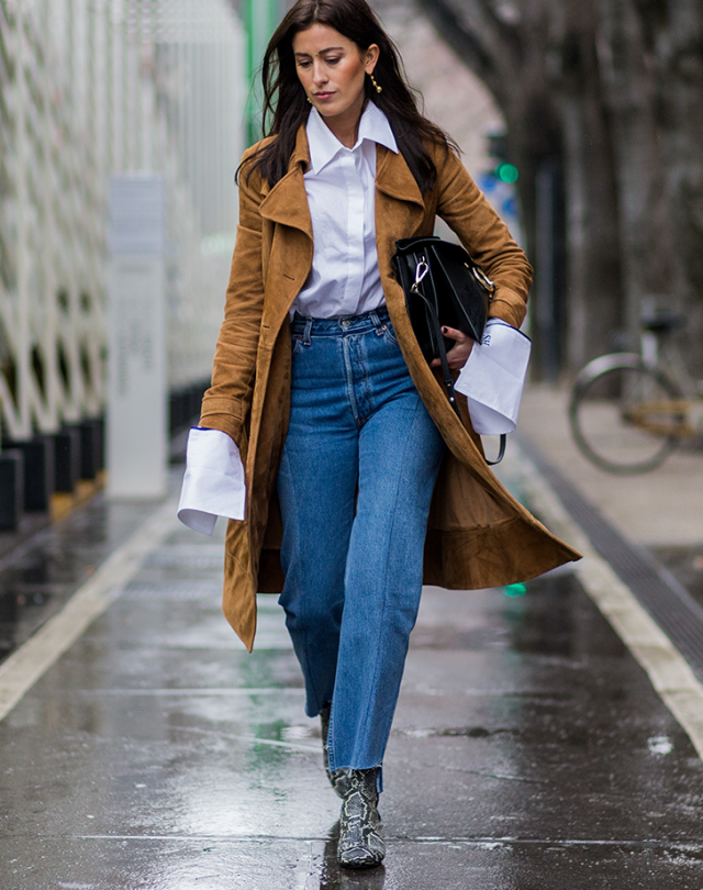 8 Mom Jeans Outfits That You Can Re-Create (Without Going