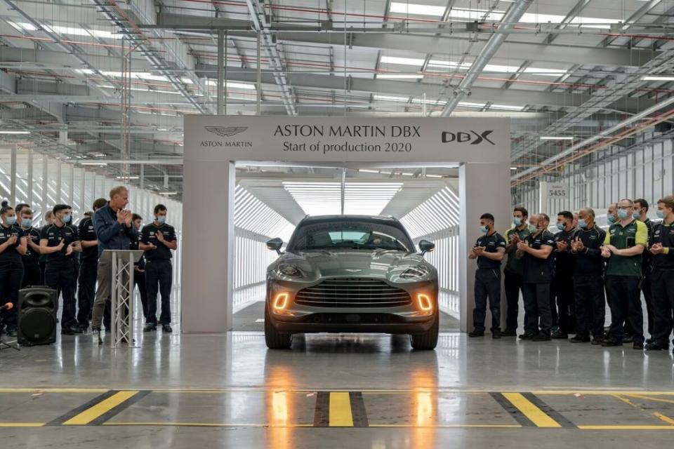 aston-martin-dbx