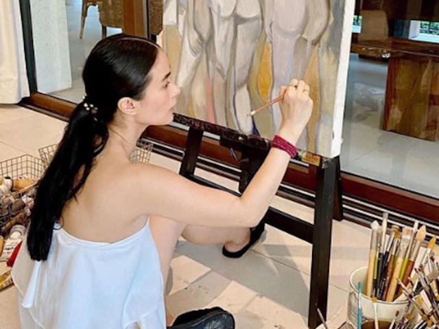 Heart Evangelista sells painting for charity