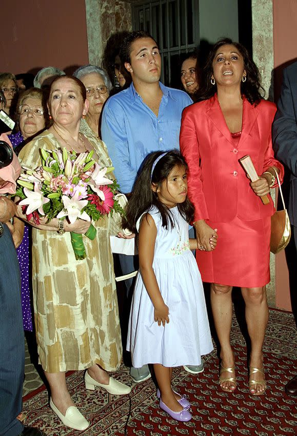 Isabel Pantoja con sus hijos y su madre