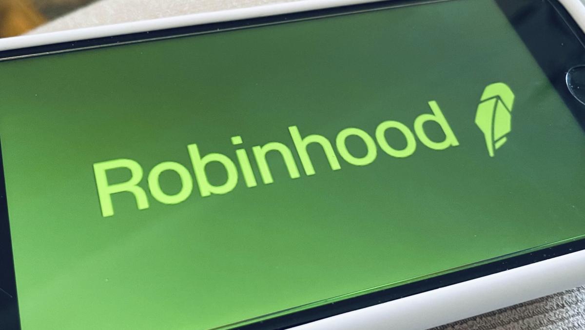 Robinhood income, client spending: Inquiring for a Development