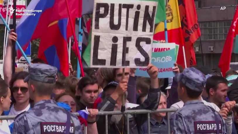 莫斯科市議會選舉將至，但卻傳出執政黨迫使選委會禁30多位反對人士參選，導致2萬多人上街抗議。(photo by 網路截圖of Youtube)