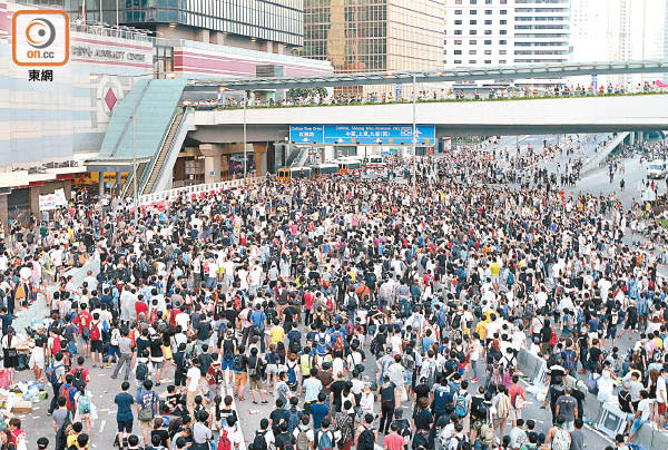 違法佔領行動持續七十九日，四十八名搞手只有九人被起訴。