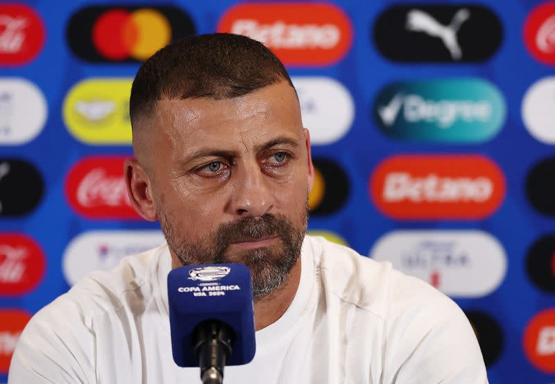 Foto del viernes del DT asistente de Argentina Walter Samuel en rueda de prensa