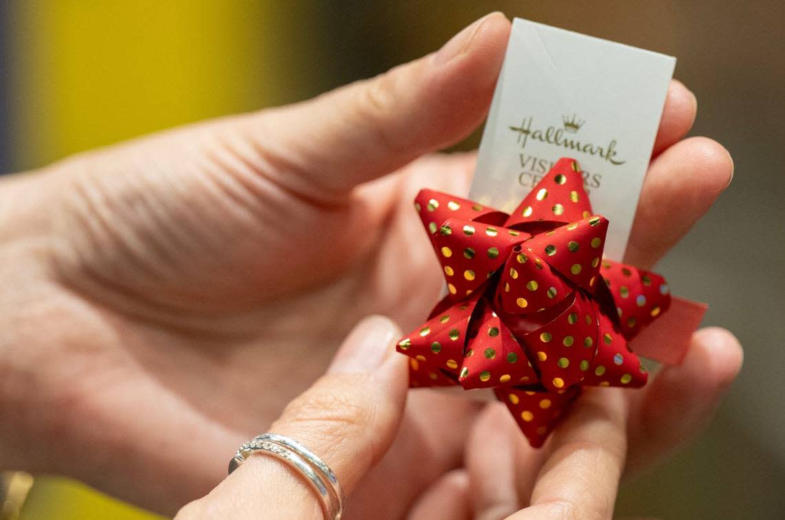 A machine makes bows at the push of a button at the Hallmark Visitors Center. Tammy Ljungblad/Tljungblad@kcstar.com