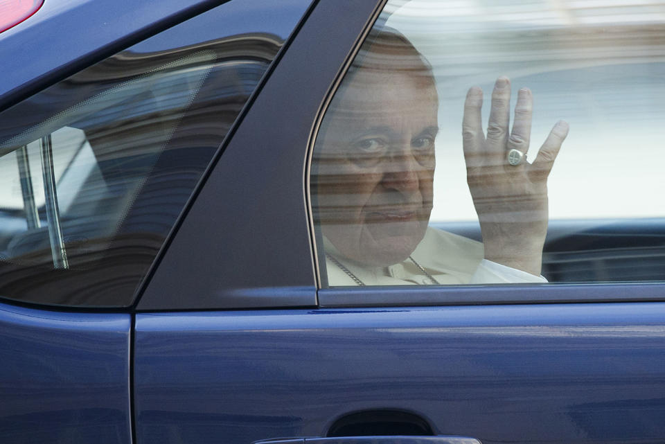 <p>Pope Francis waves as he leaves in a car after meeting with U.S. President Donald Trump, May 24, 2017, at the Vatican. (Photo: Evan Vucci/AP) </p>