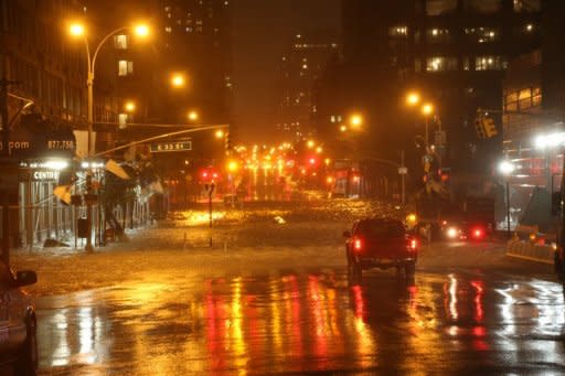 Manhattan sufre la lluvia y el viento del huracán Sandy