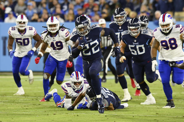 Titans stop Allen on 4th down, hang on to beat Bills 34-31