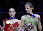 Figure Skating - ISU European Championships 2018 - Ladies’ Victory Ceremony - Moscow, Russia - January 20, 2018 - Gold medallist Alina Zagitova of Russia (L) and bronze medallist Carolina Kostner of Italy attend the ceremony. REUTERS/Grigory Dukor