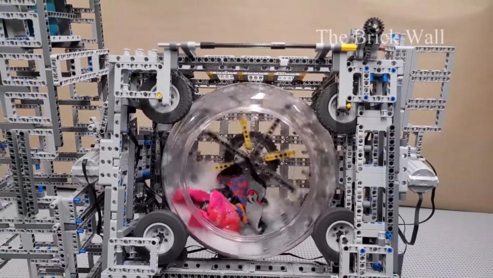 A LEGO Technic washing machine